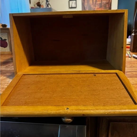 Wooden Bread Box with Apple Design - Picture 6 of 10